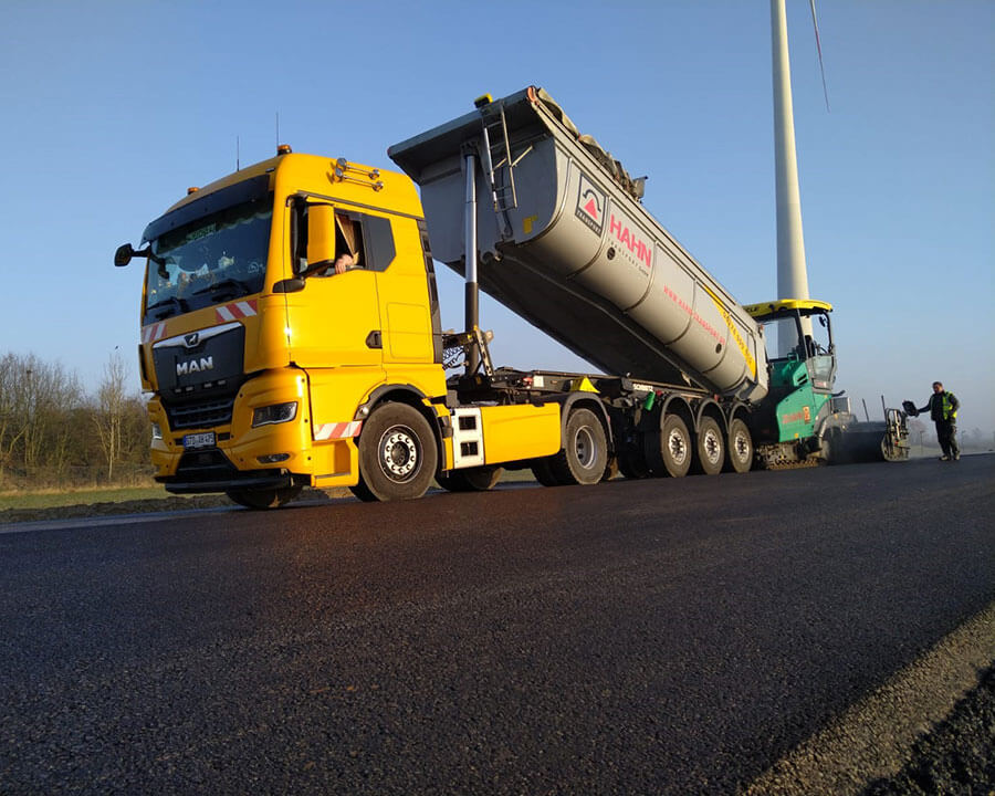 LKW-Fertiger-Thermo-Asphalt-Transporte-Neugraben-Osterholz-Scharmbeck-Hamburg-HAHN-Transport-GmbH