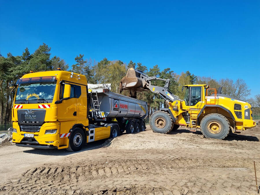 Materialumschlag-belastete-Boeden-Lueneburg-Buchholz-Rotenburg-HAHN-Transport-GmbH
