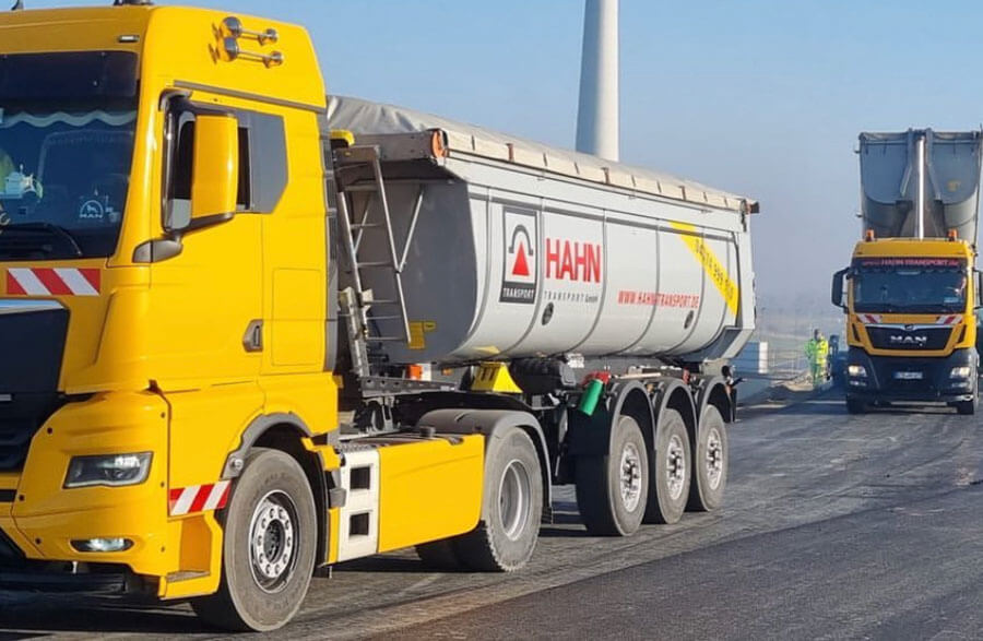 Thermo-Asphalt-Transporte-Wegebau-Lueneburg-Buchholz-Rotenburg-Verden-HAHN-Transport-GmbH